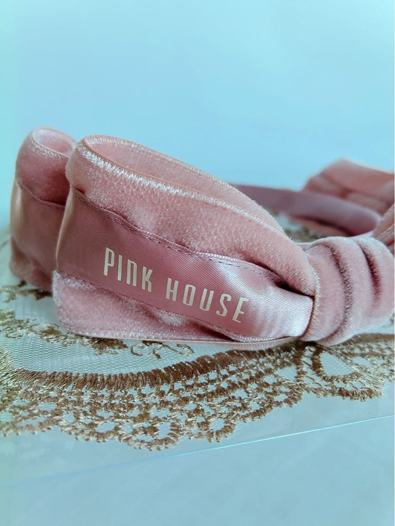 ピンクハウス❤️【未使用】ベルベットリボンのカチューシャ❤️ ロゴ入りサテンリボン