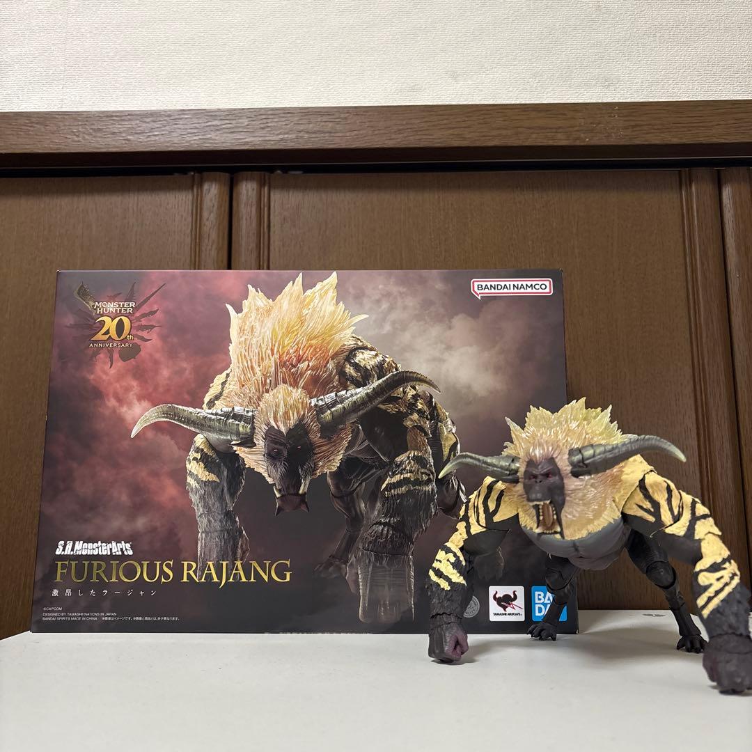 モンスターアーツ　 ラージャン　フィギュアモンスターハンタークリエイターズモデル