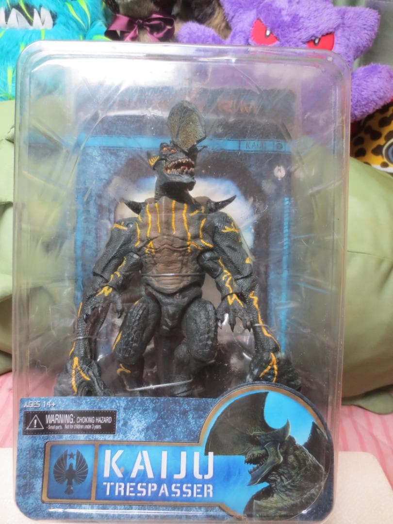 新品 NECA　パシフィックリム　アクションフィギュア TRESPASSER