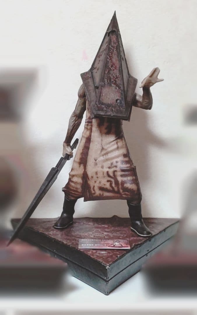 【新品・未開封】 F4F サイレントヒル レッドピラミッドシング フィギュア