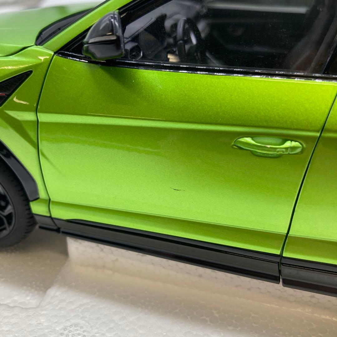 【美品】AUTOart Lamborghini Urus 1/18