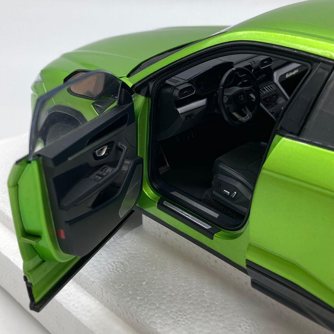 【美品】AUTOart Lamborghini Urus 1/18