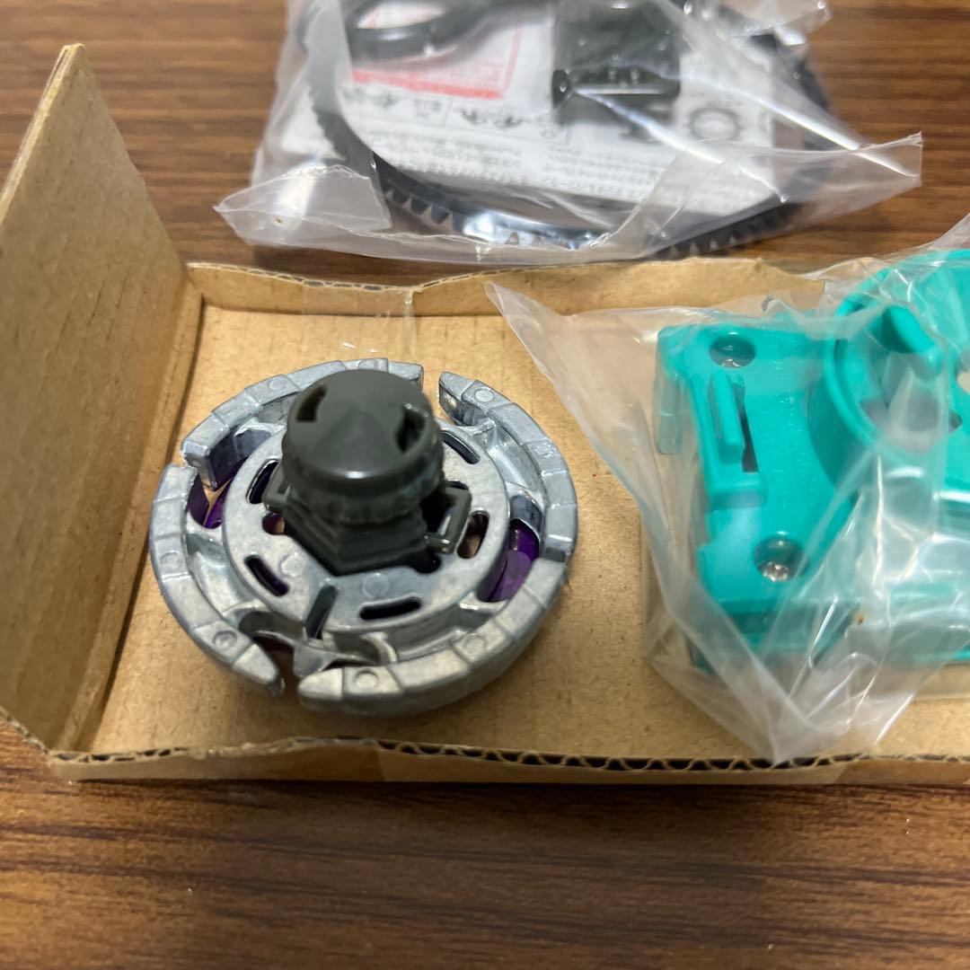 【開封未使用】希少メタルファイトベイブレード　アースアクイラ　145WD