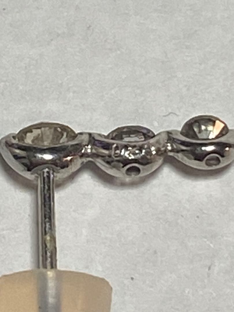 k18wgダイヤモンドピアス