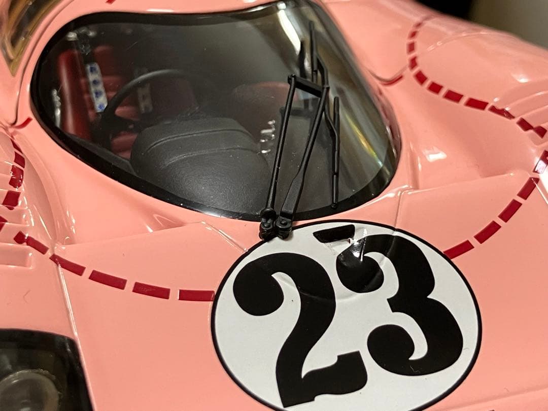 週末特価　ミニチャンプス　1/18 ポルシェ　917/20 ピンクピッグ