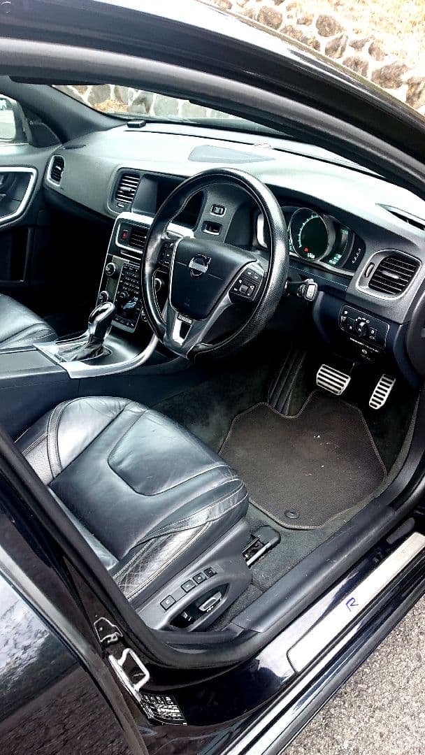 ボルボ V60 Rデザイン Tベル済 新車時より記録簿8枚