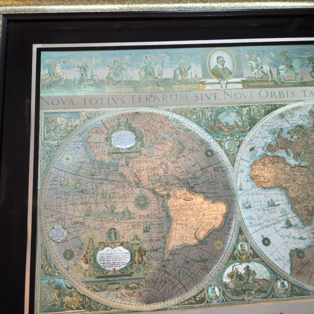 再値下げ26555円 アンティーク風世界地図 二つの球体地図、人気の金＆黒の額縁