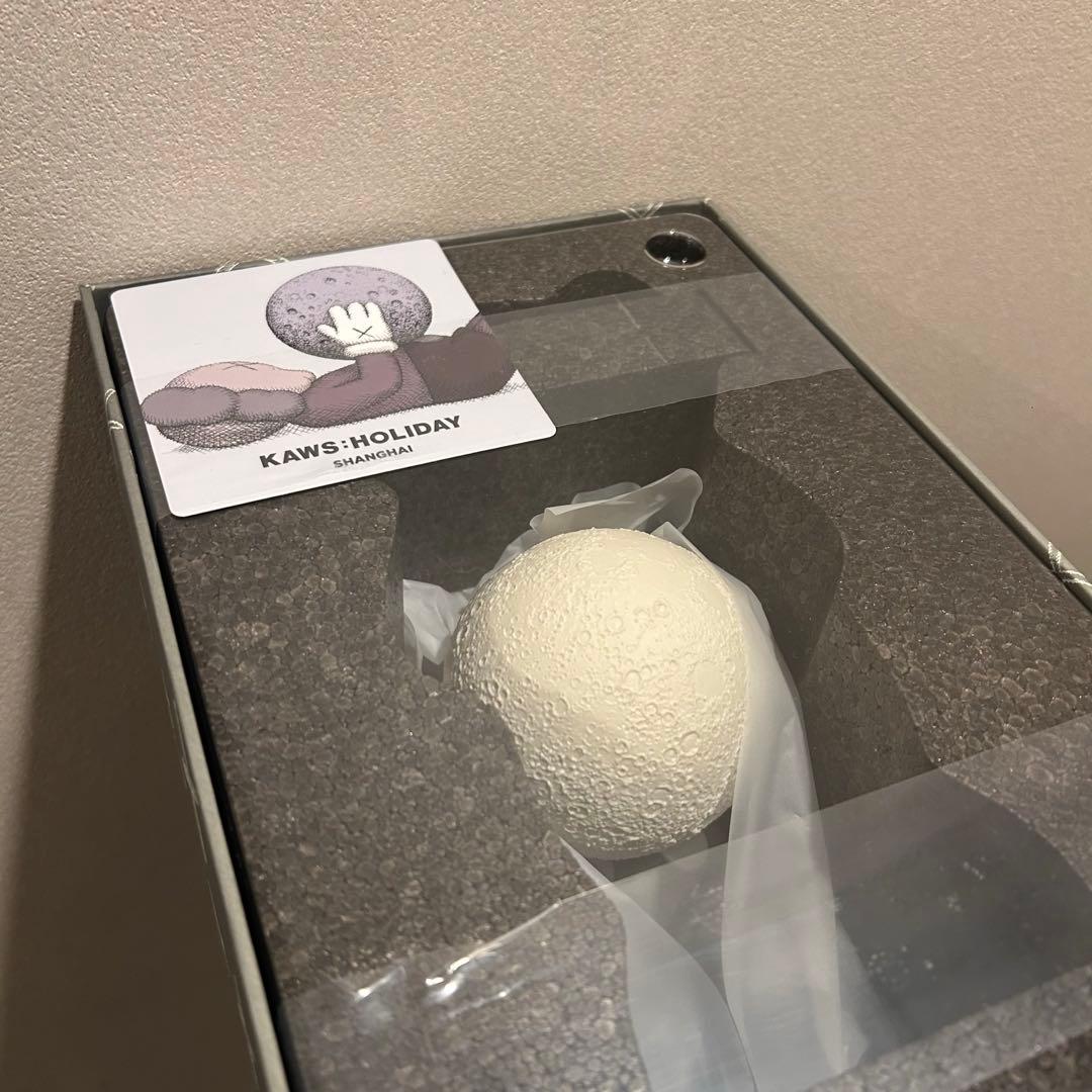 KAWS:HOLIDAY Shanghai Grey 上海 フィギュア ホリデー