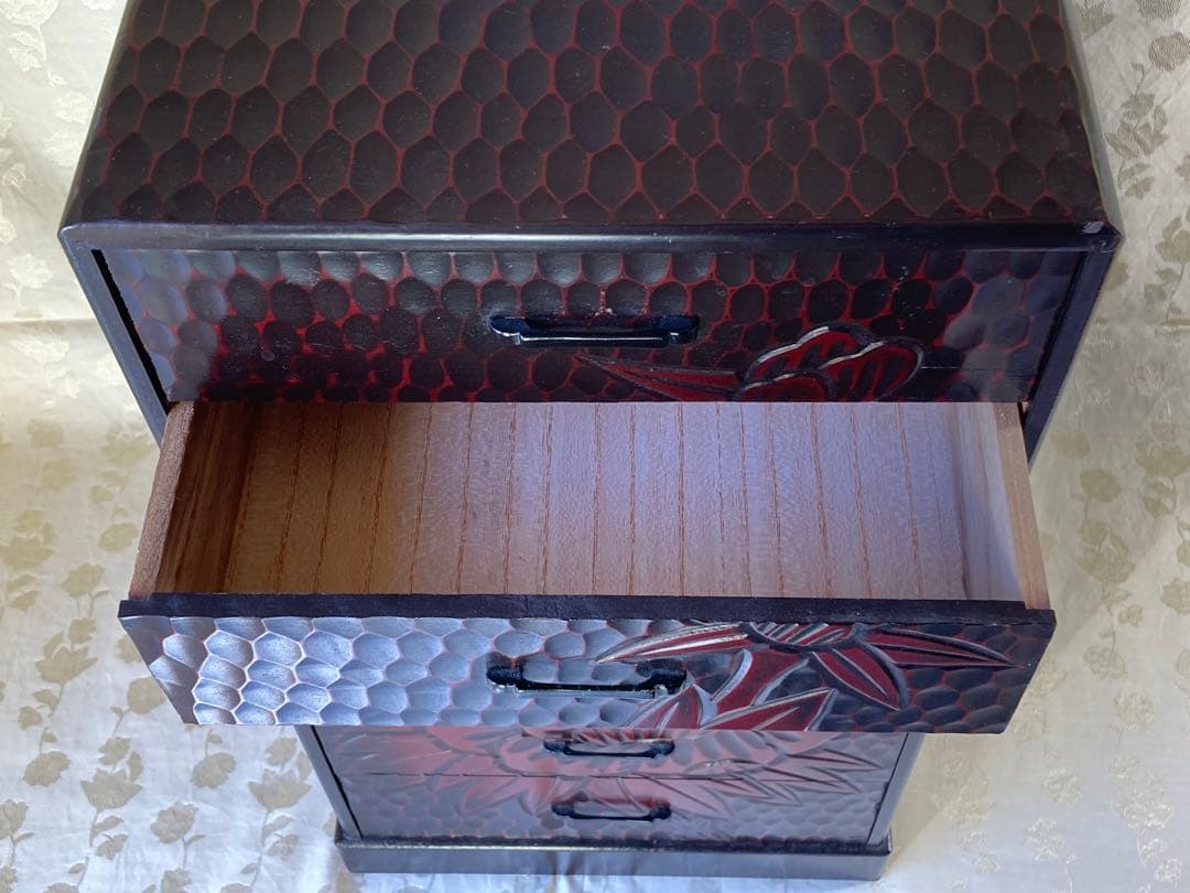 鎌倉彫り6段小箪笥　美品