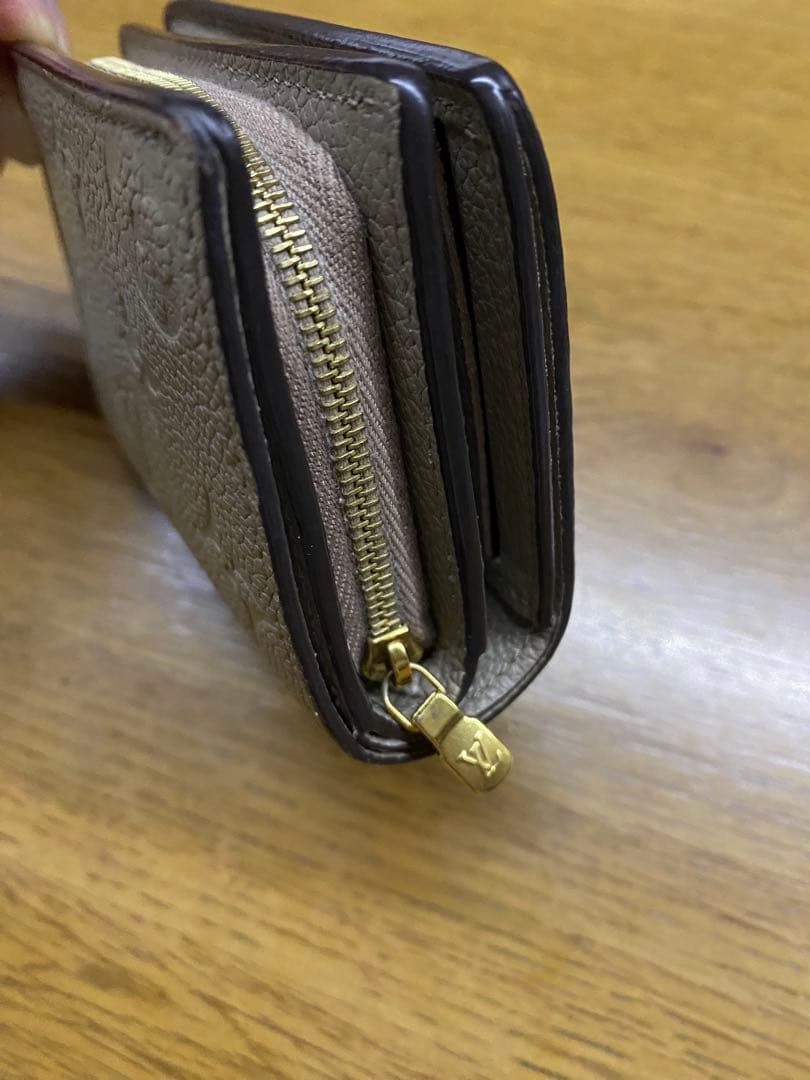 Louis Vuitton 二つ折り財布 ベージュ