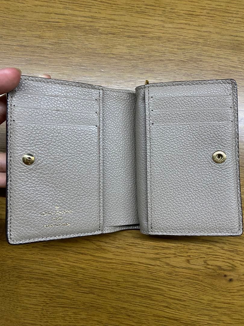 Louis Vuitton 二つ折り財布 ベージュ