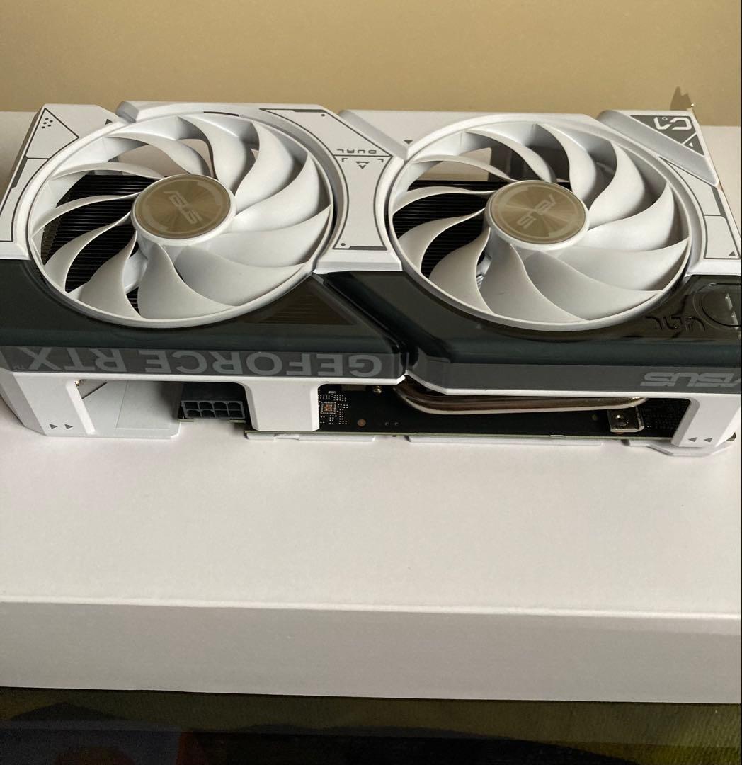 グラフィックボード・グラボ・ビデオカード ASUS DUAL-RTX4060-O8G-WHITE