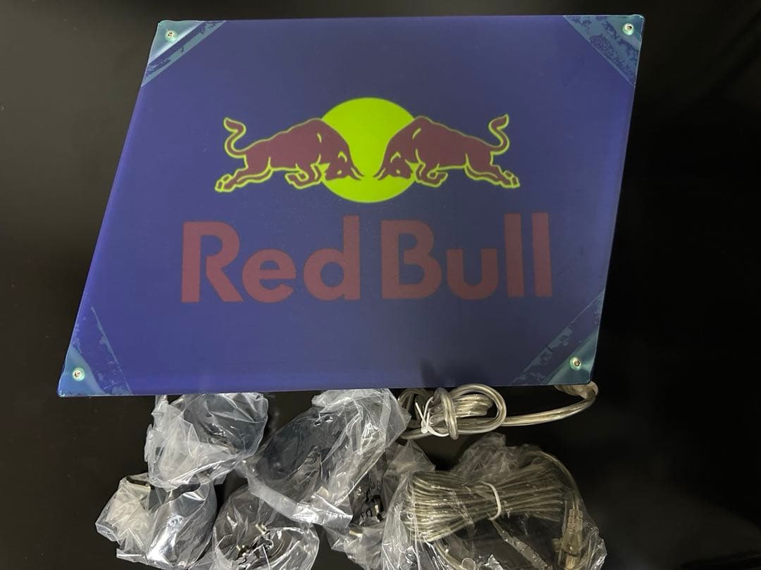 値下げしました。新品未使用　レッドブルネオンサイン
