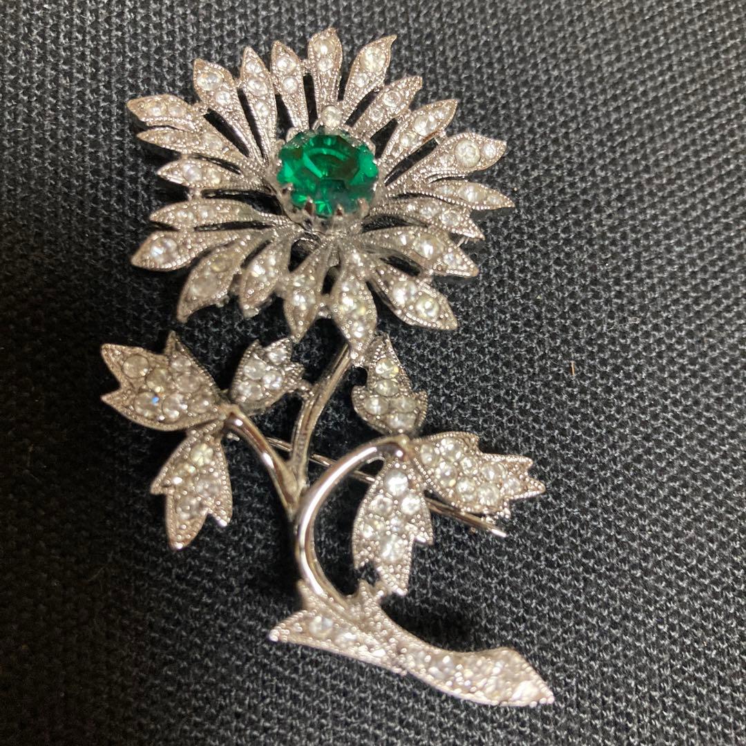 The Attwood Collection ブローチ