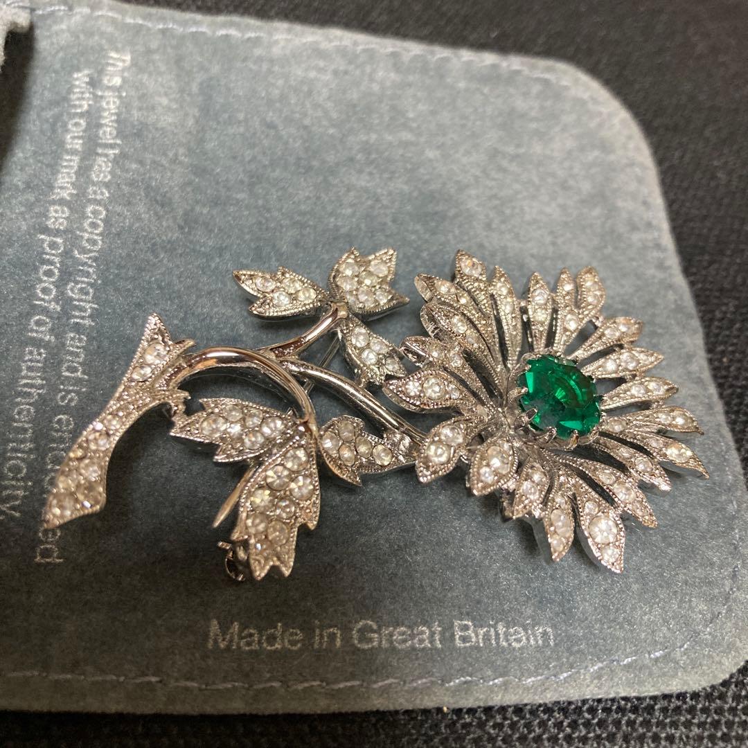 The Attwood Collection ブローチ