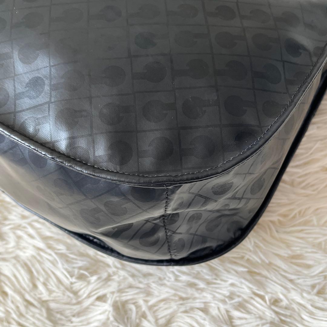 ⭐️未使用級⭐️　ゲラルディーニ　ソフティ　ショルダーバッグ　ブラック　PVC