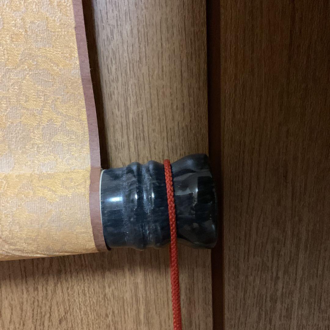 【 李 源 海 】 筆 絹本掛軸 彩色画 《 薔薇之図 》 軸先大理石