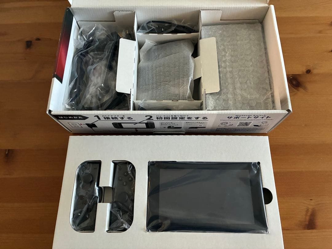 Nintendo Switch 本体 + SDカード + キャリングケース