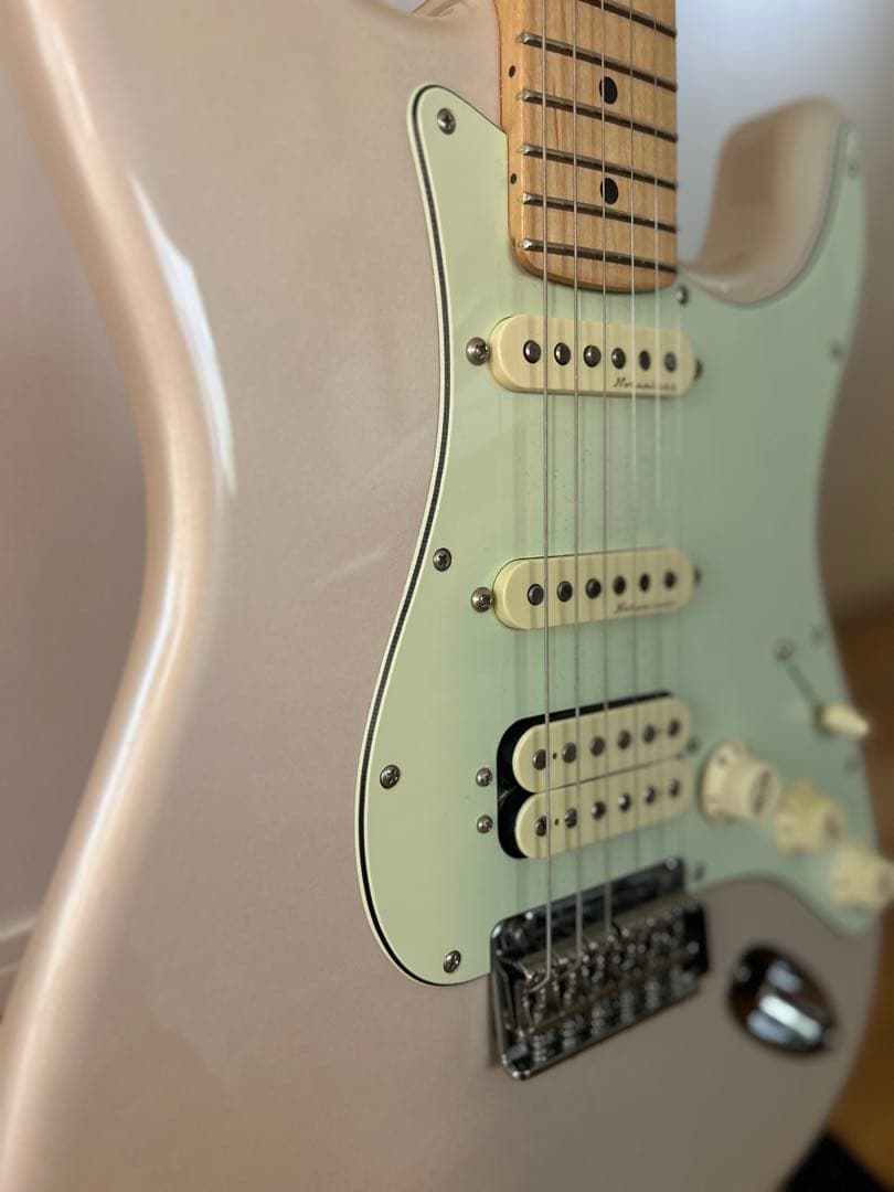 美品 送料込み フェンダー デラックスストラト HSS パール