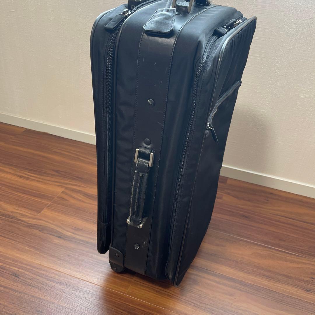 プラダ　スーツケース　キャリーケース
