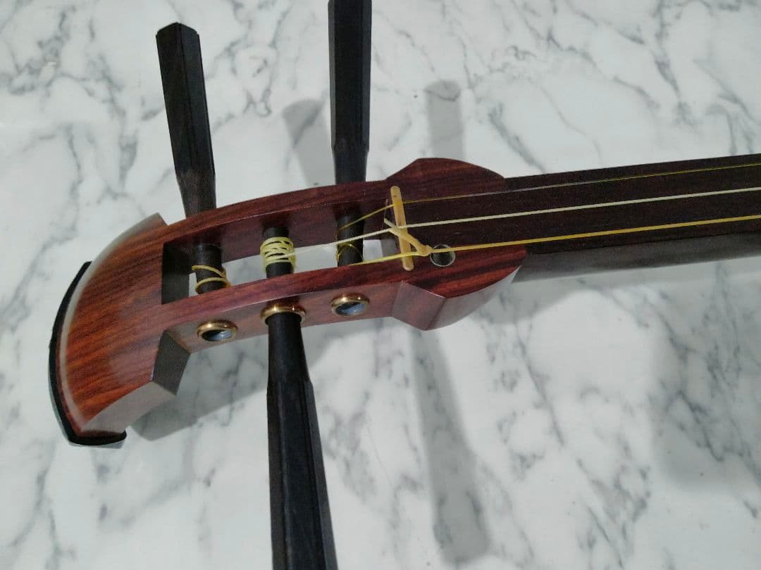 弦楽器 三味線 ハードケース付 調子笛、弦など付属（S1-2）