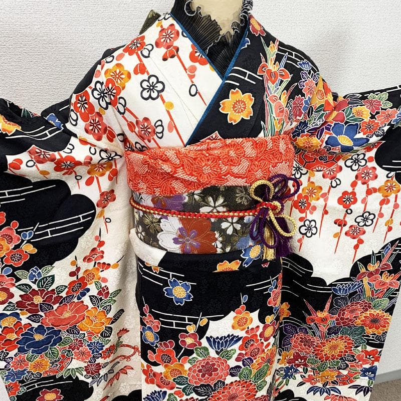 507z14☆紅型振袖 作家物 地紋 古典柄 ホワイト×黒☆美品 成人式 結婚式