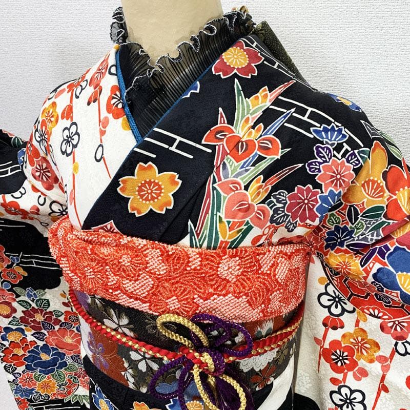 507z14☆紅型振袖 作家物 地紋 古典柄 ホワイト×黒☆美品 成人式 結婚式