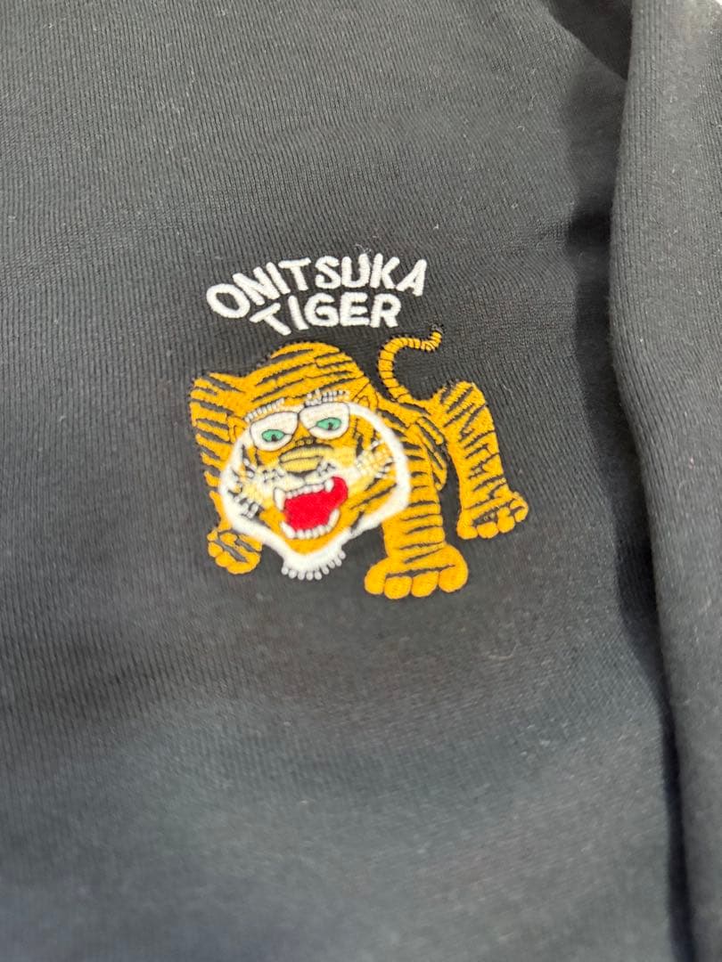 【オニツカタイガー】ロングスリーブグラフィックティー