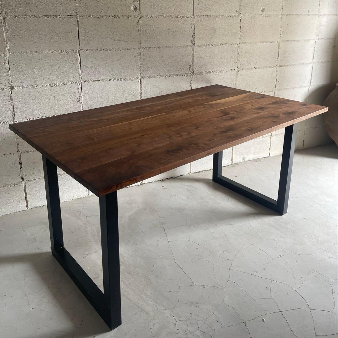 美品　ウォールナット無垢材　ダイニングテーブル　アイアン脚　脚取付位置変更可