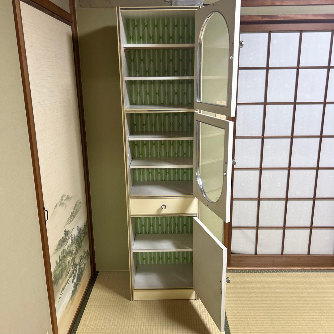 アイボリー キャビネット 透明ガラス扉付き