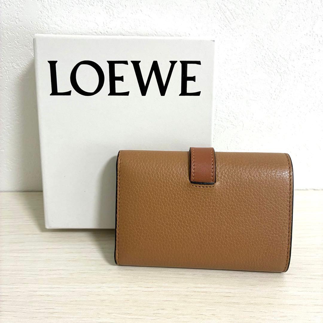 【muckn】LOEWE 三つ折り財布 ブラウン