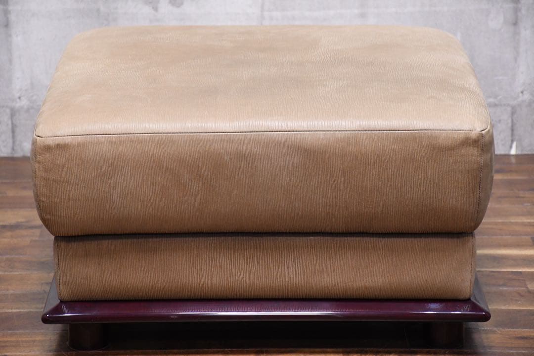 EAC68 北谷家具 キットファニチュア 仔山羊革張り オットマン スツール