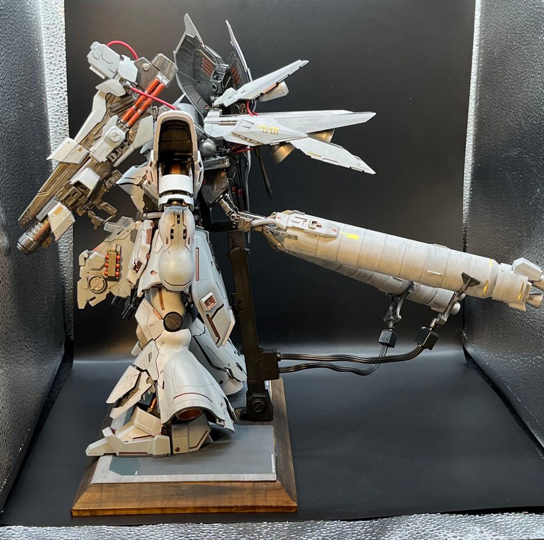 最終価格サザビー【MG・改修・完成品・台座付き】