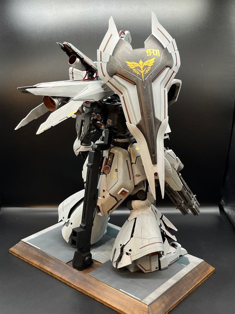 最終価格サザビー【MG・改修・完成品・台座付き】