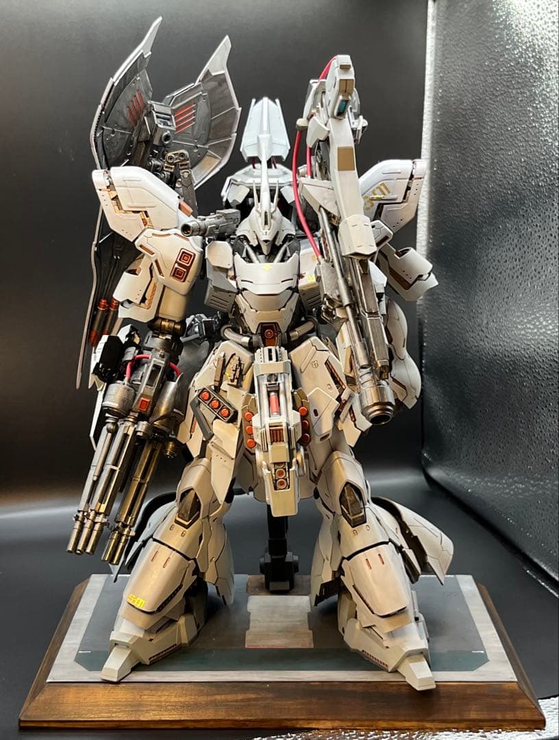 最終価格サザビー【MG・改修・完成品・台座付き】