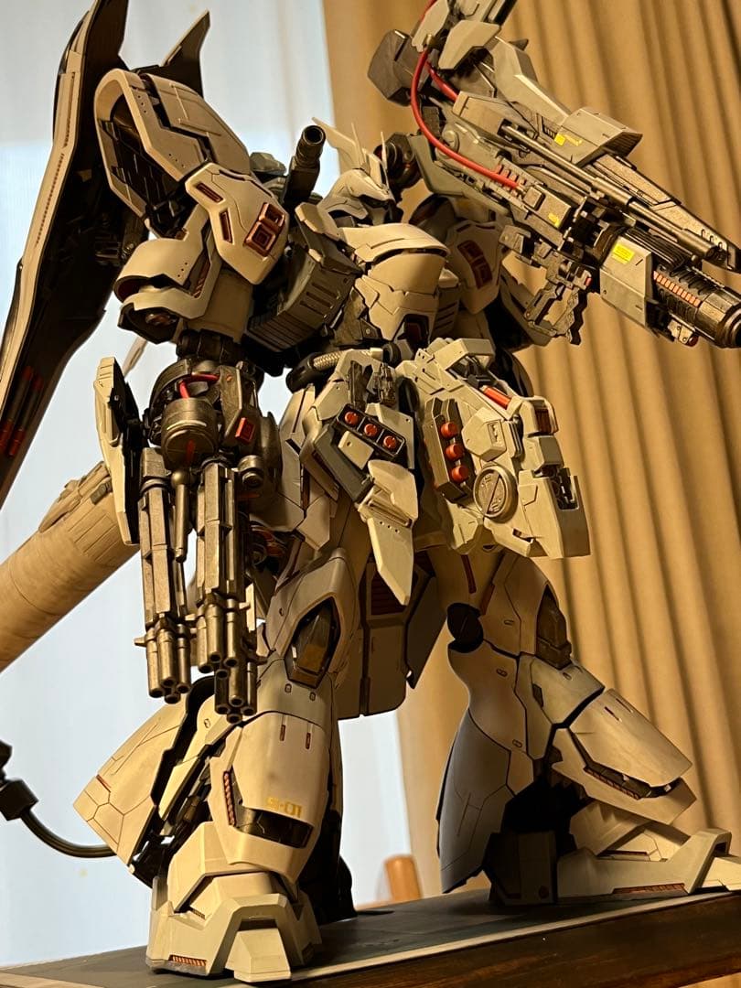 最終価格サザビー【MG・改修・完成品・台座付き】