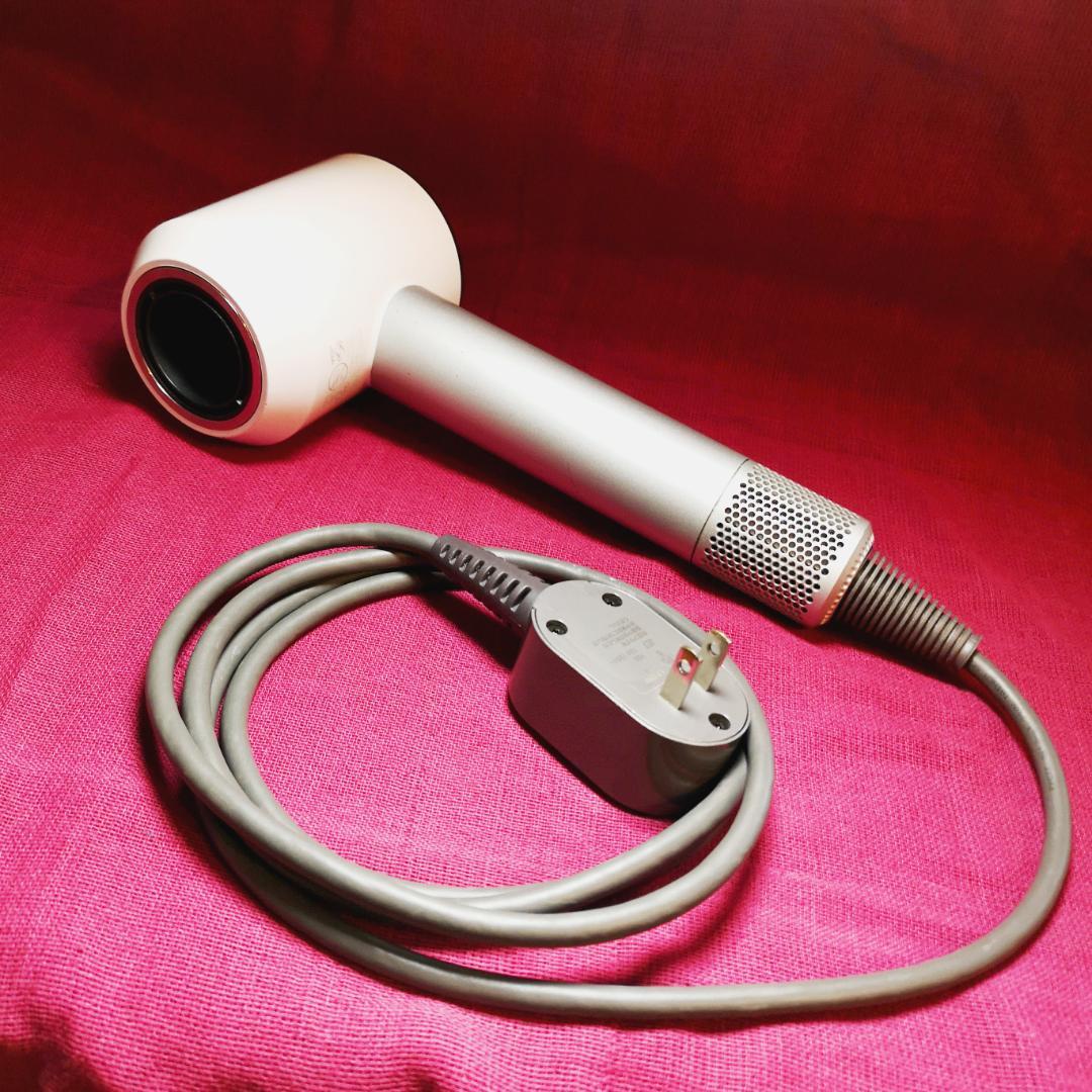 【メンテナンス済み】ダイソンドライヤーHD01 WSN　A1576