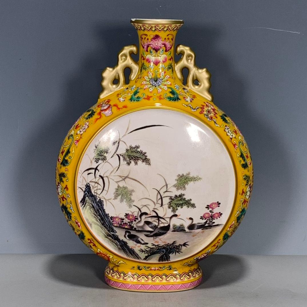 乾隆黄釉蒔絵開窓粉彩鶴抱月甁 花瓶  景徳鎮 陶磁器 装飾品 工芸品美術品 置物