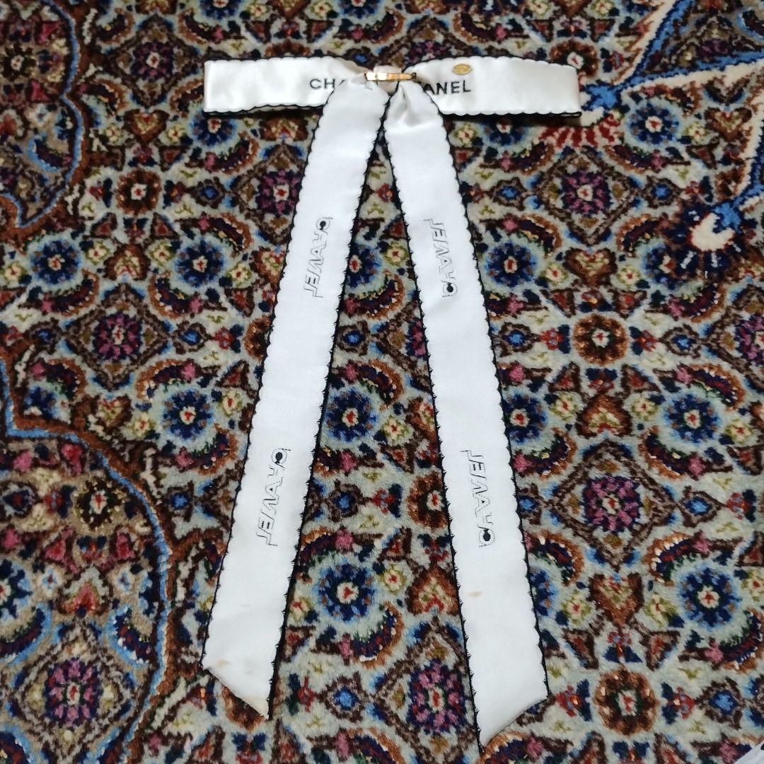 ヴィンテージ　CHANEL サテンリボン ブローチ白