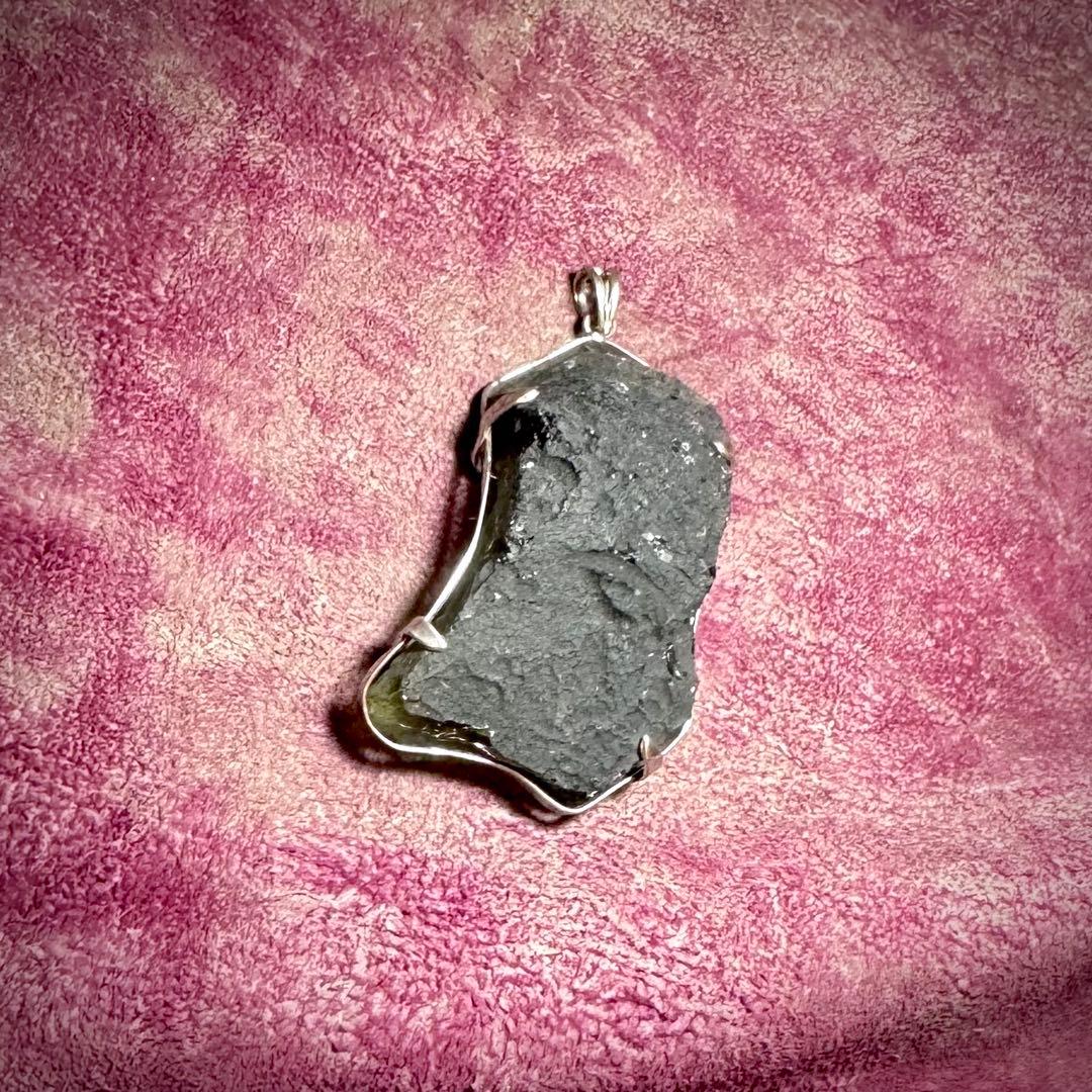 【希少】モルダバイト 原石 シルバー925 ペンダントトップ 27.35g