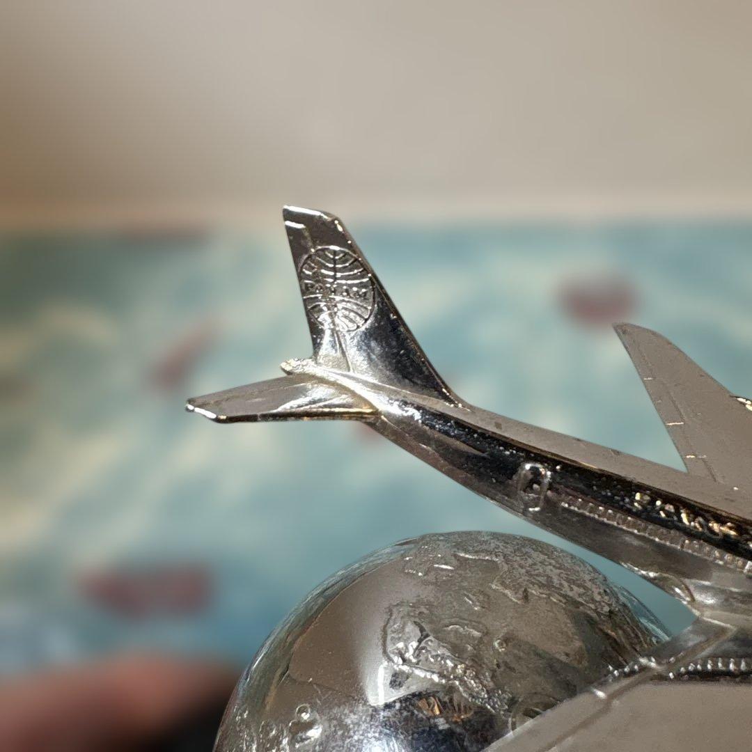 PAN AM 飛行機と地球オブジェ　1962年