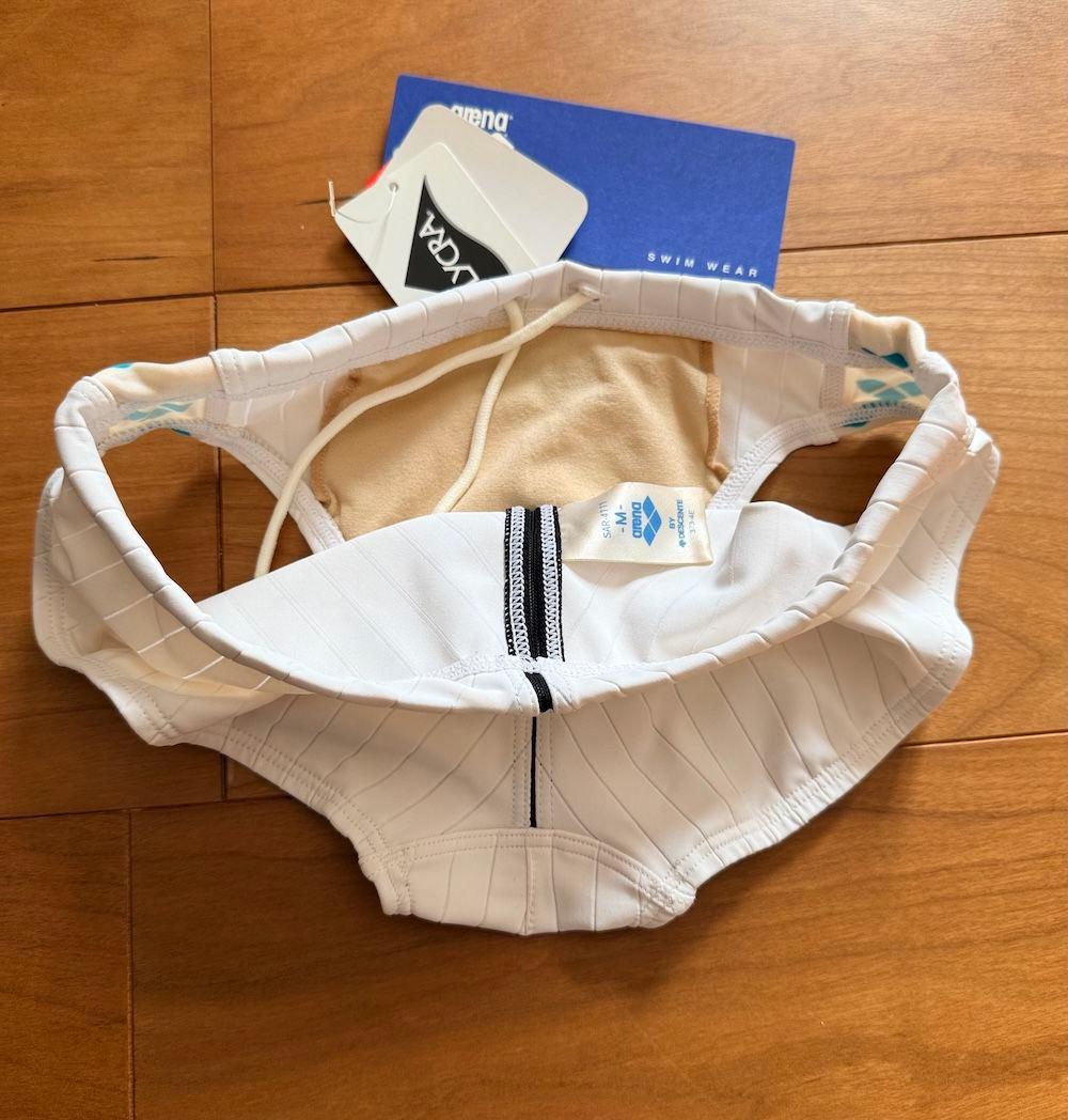 【新品タグ箱付】ARENA ダブルマット SAR-4111 M　ホワイト 競パン