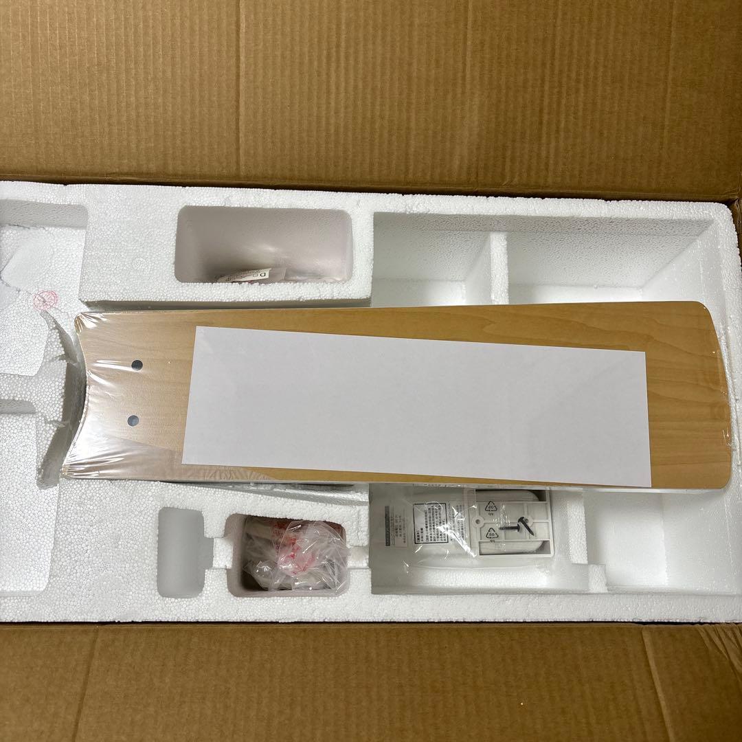 LOWYA シーリングファン 4灯タイプ