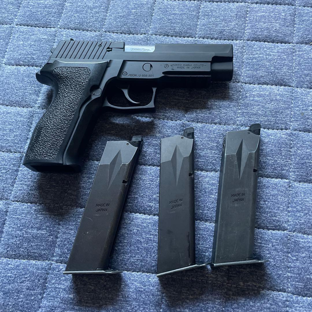 東京マルイ　SIG SAUER P226 ガスガン 3マガジン付き