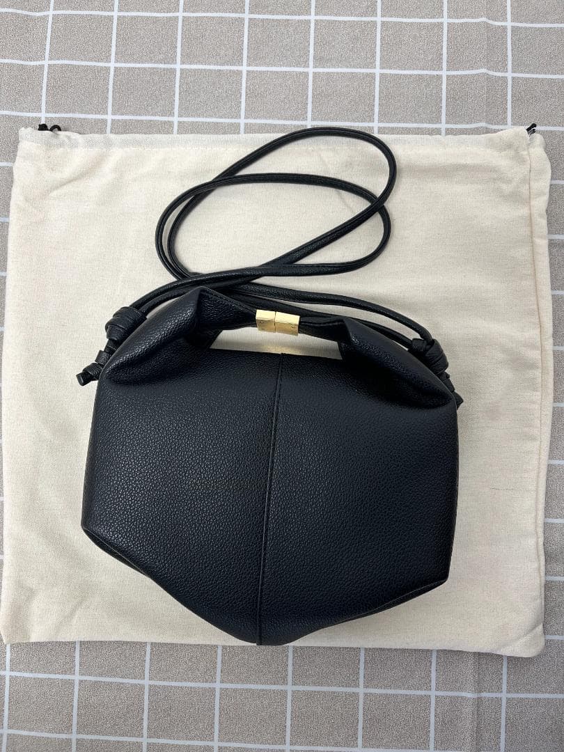 Polène Beri ブラック チェーン ショルダーバッグ