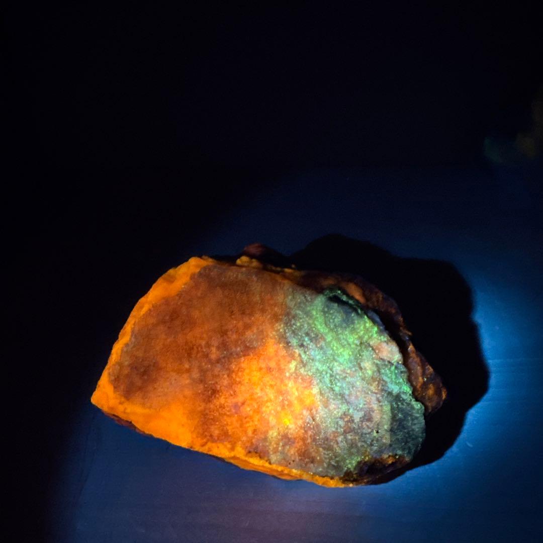 北海道石　然別オパール　蛍光オパール698g