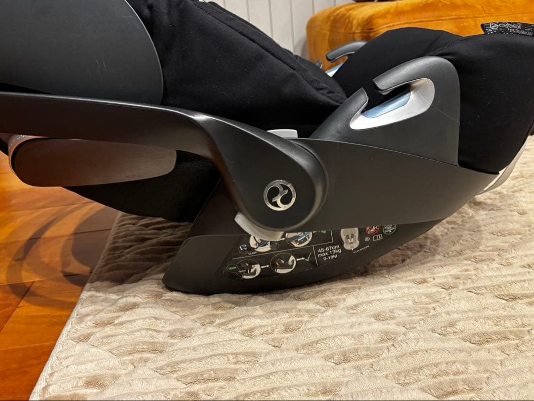 Cybex 車用チャイルドシート ブラック