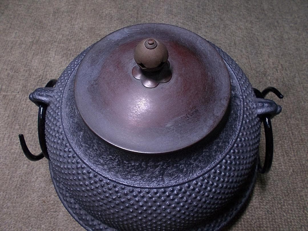 茶道具 風炉釜セット 霰茶釜 釜環 未使用五徳 織部風炉 敷板 前瓦 送料込み