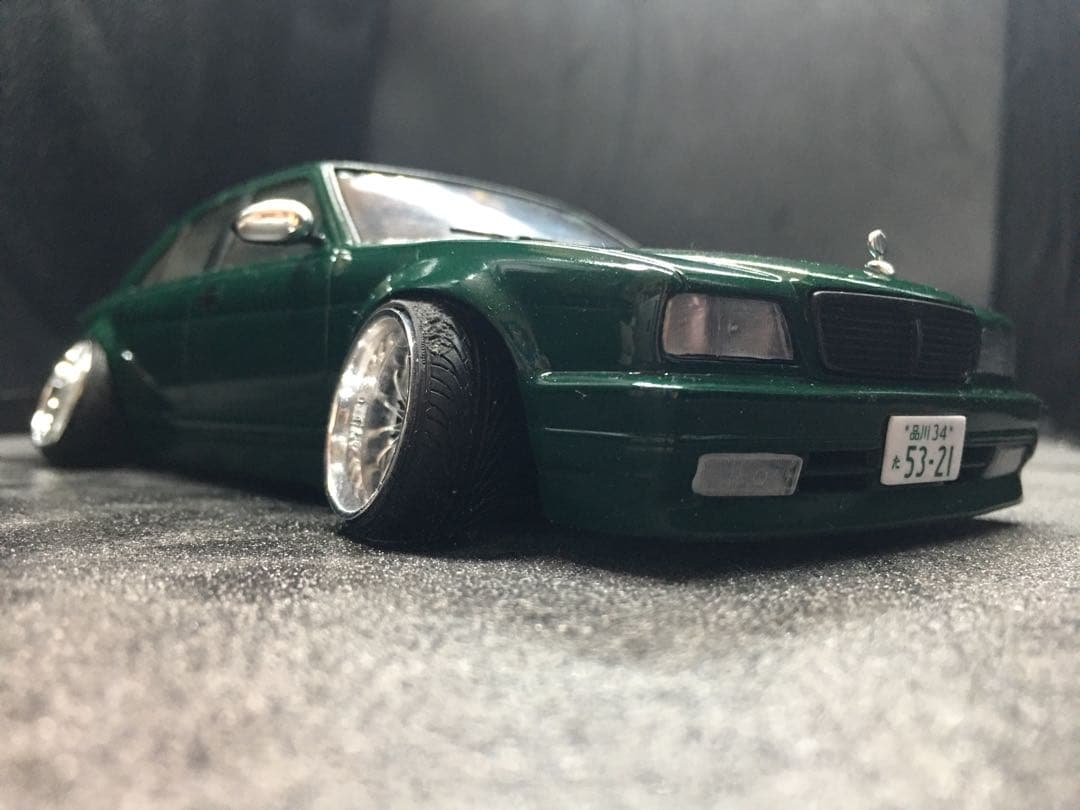 旧車VIPカープラモデル完成品1／２４アオシマ２３シーマ