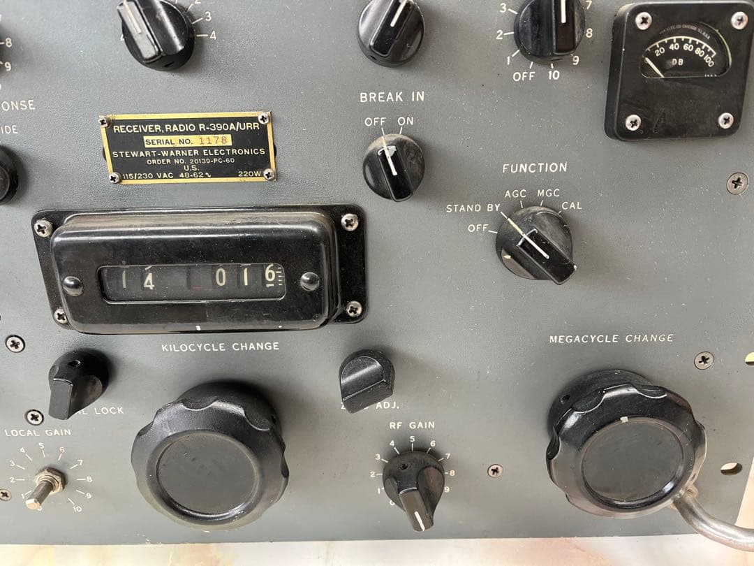 受信機 MOTOROLA R-390A(K73)